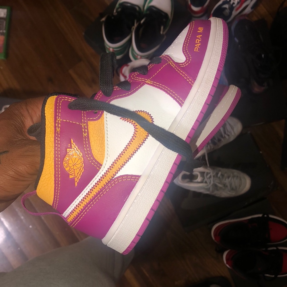 Size 1Y boys retro 1s worn one time